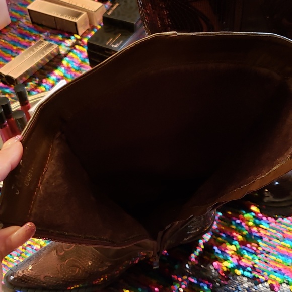 Sold - Picture 6 of 8